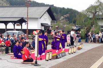 Kakunodate sometimes feels like an Alpine village, with old wooden period houses and costumed dancers