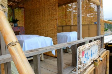 <p>Taken from the bamboo ladder, Blue Moon Spa is prepared with two, private beds overlooking Isshiki Beach.</p>