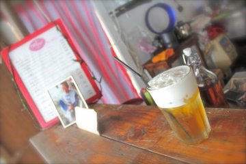 <p>Dadaya teahouse offers a great selection of iced/hot teas, juices, and sweets.</p>
