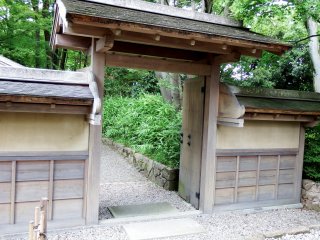 This is the entrance gate leading to the beautiful garden from Yokokan Villa