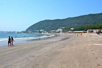 You&#39;re going to love long walks on the beach at Isshiki Beach Hayama