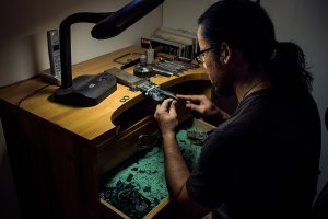Ohara-san carves the wax&nbsp;for his next masterpiece
