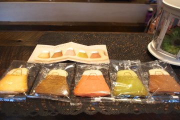 <p>Vanilla, Earl Grey, Strawberry, Green Tea and Chocolate flavours!</p>