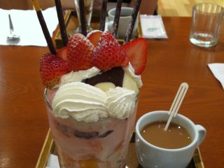 The &quot;Ichigo&nbsp;Hime,&quot; or strawberry princess, is the most popular parfait at Fusha