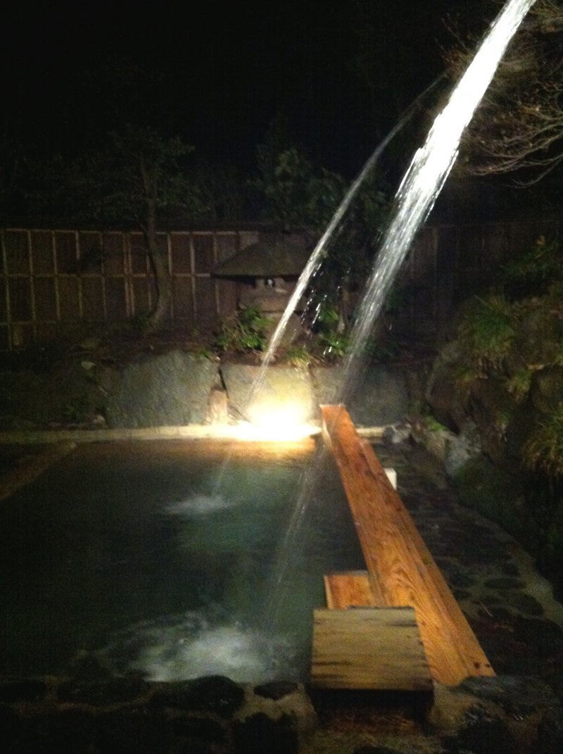 <p>Waterfall onsen</p>