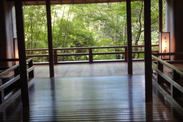 <p>This corridor leads to the hot springs which a historical famous lord, Date Masamune, soaked in.&nbsp;</p>