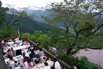 Ресторан Beer Mount на горе Такао