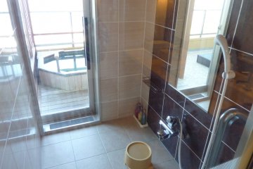 <p>The shower connects directly to the balcony</p>