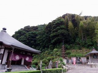 Konzenji Temple grounds at the foot of the hill
