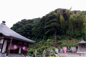 <p>Konzenji Temple grounds at the foot of the hill</p>