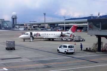 Japan Airlines operates this aircraft to Osaka from Kumamoto