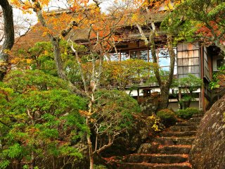 일본 전통 정원 &#39;세키라쿠엔&#39;도 11월에만 대중에게 공개된다.
