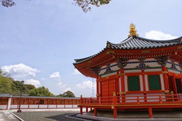 อาคาร Shotoku Taishi สร้างขึ้นเพื่อเป็นที่ระลึกแก่ Shotoku Taishi ซึ่งเป็น  "พระบิดาแห่งพุทธศาสนาในประเทศญี่ปุ่น"