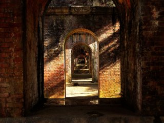 Successive arches of the canal tunnel: A popular angle for photographers!