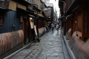 A view of the side alley near&nbsp;Shirakawa Tatsumikyo