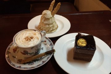 <p>The cappuccino looks like Vienna coffee with a cinnamon stick with a rich milky tastes lifted by subtleness of spice. It was accompanied by Mont Blanc cake with crunchy meringue contrasting with the thickness of creamed chestnuts.</p>