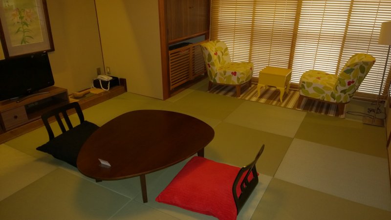 <p>A Japanese&nbsp;style room, at night this becomes the bedroom.</p>