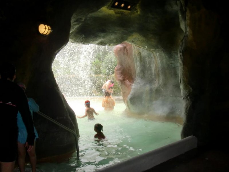 Hot spring cave -- Hot baths hidden inside a cave