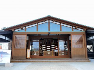 Front view of &#39;Open-Air Tea Ceremony Hall&#39;
