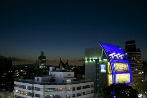 Beautiful sky view from Tokyu Plaza&#39;s rooftop