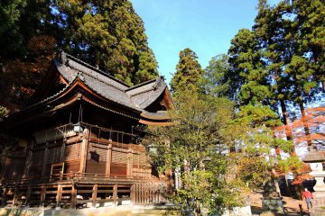 <p>Prayer hall of Okafuto Shrine on a sunny autumn day</p>