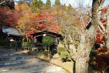 <p>Sangetsu-Ro stands next to the country house called Furusato-no Ie</p>