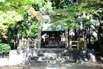 <p>Nitto Shrine, the only shrine that located in Noritake Garden</p>