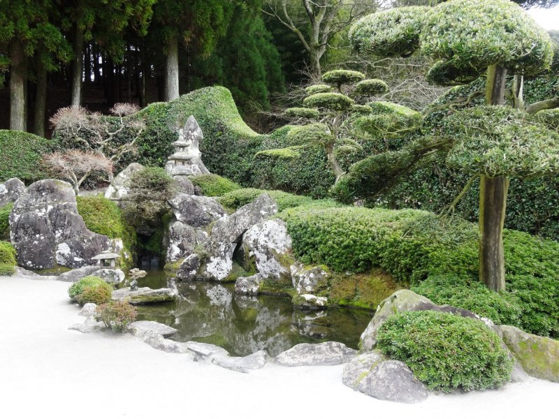 <p>Сад семьи Мори в самурайском квартале в Тиран</p>
