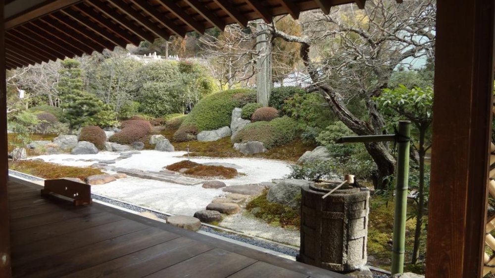 The tea ceremony room garden is quite beautiful.
