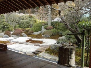 The tea ceremony room garden is quite beautiful.