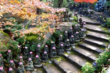 미야지마의 500개의 라캉 조각상