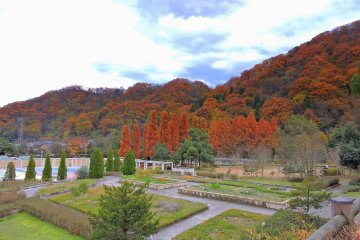 <p>Multi-colored Mount Hachiman and Fukui City Culture Park. It&#39;s so beautiful and spacious, but nobody was enjoying it!</p>