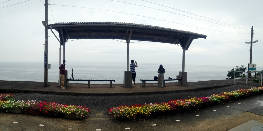 Pemandangan panorama stasiun Shimonada