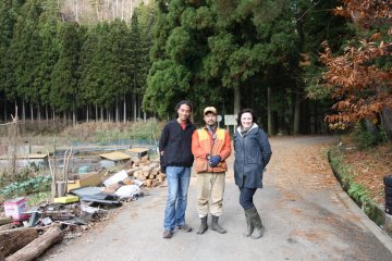 <p>Group shop with the owner and builder of the farm, Fujiwara-san</p>