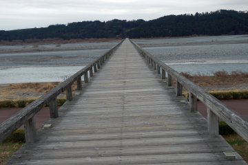 Wooden footbridge crossing the Oi River