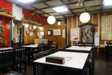 <p>The restaurant has both regular tables and tatami seating and can cater to large groups</p>