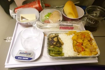 <p>อาหารอร่อยๆ จากครัวการบินไทยที่ให้บริการบนเครื่อง A380</p>