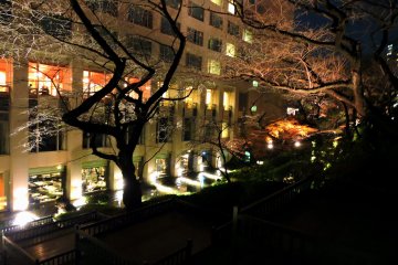 <p>View of Grand Prince Hotel Takanawa seen from a pathway in the garden</p>