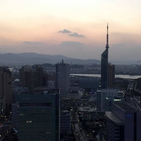 พระอาทิตย์ตกดินที่ Hilton Fukuoka Sea Hawk