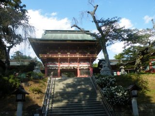 After climbing some 202 steps, you&#39;ll reach another gate before entering the main hall.