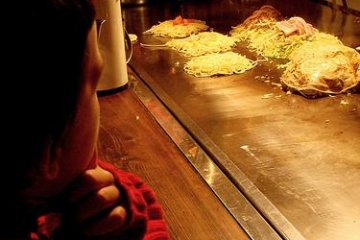 young fan of okonomiyaki