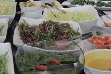 <p>The salad bar alone has about 20 fresh selections!&nbsp;</p>