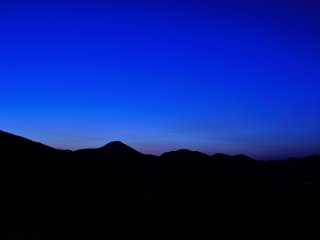 夜明け前に着いた車山高原の富士見台ドライブイン