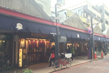 <p>There is a row of more than 20 Monja&nbsp;restaurants in this eat street.</p>