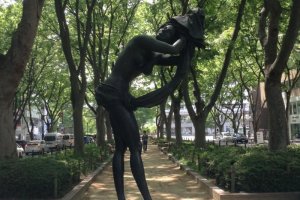 "Dream of Summer", statue icônic de Jozenji-dori et la ville entière
