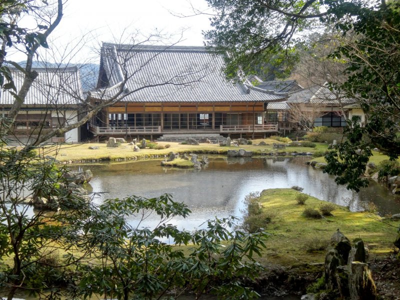 โบสถ์ของวัดโจะเอจิ มองจากสวน Sesshutei 
