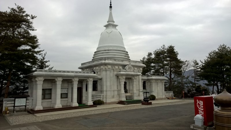 <p>The Sri Lankan pagoda</p>