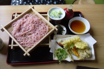 <p>Sakura soba with tempura</p>