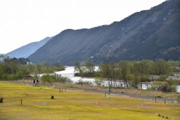 <p>The open space along the Kuzuryu River was turned into a mallet golf course</p>
