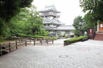 <p>Iwasaki Castle is a hill castle in a very tranquil setting</p>